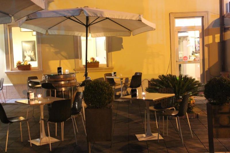 Hotel Opera Dossobuono Exterior photo