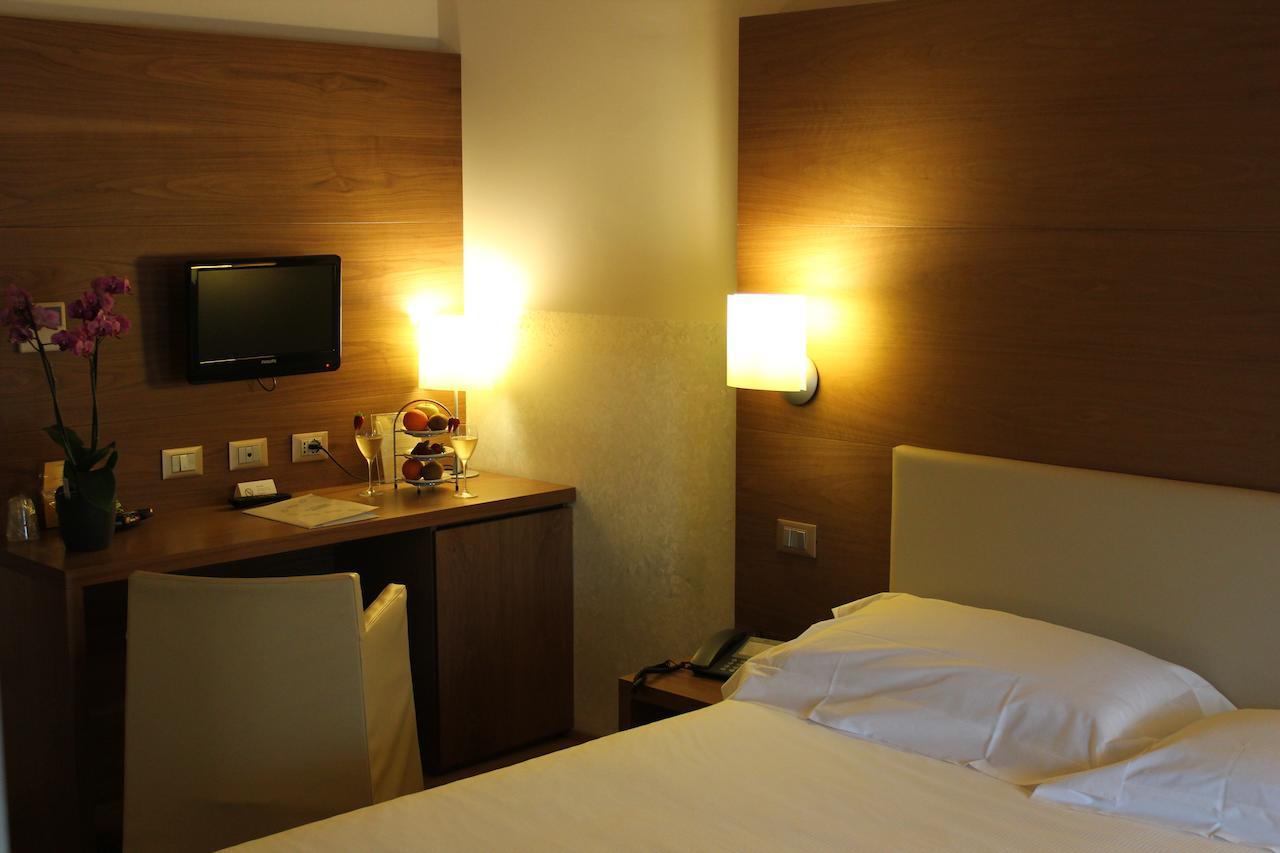 Hotel Opera Dossobuono Room photo